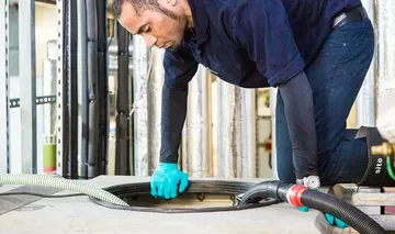 نظافة خزانات المجمعة